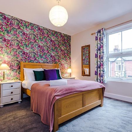 Cosy House With Garden & Parking, Sheffield Exterior photo