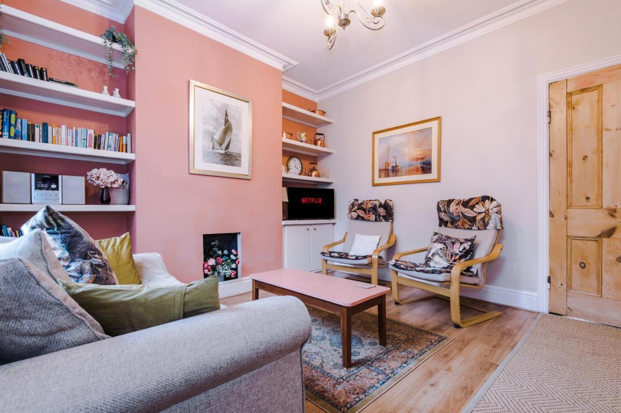 Cosy House With Garden & Parking, Sheffield Exterior photo