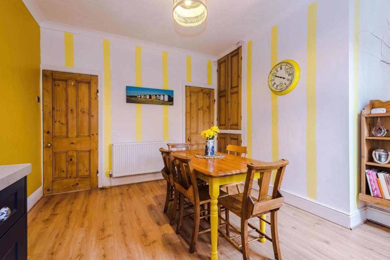 Cosy House With Garden & Parking, Sheffield Exterior photo