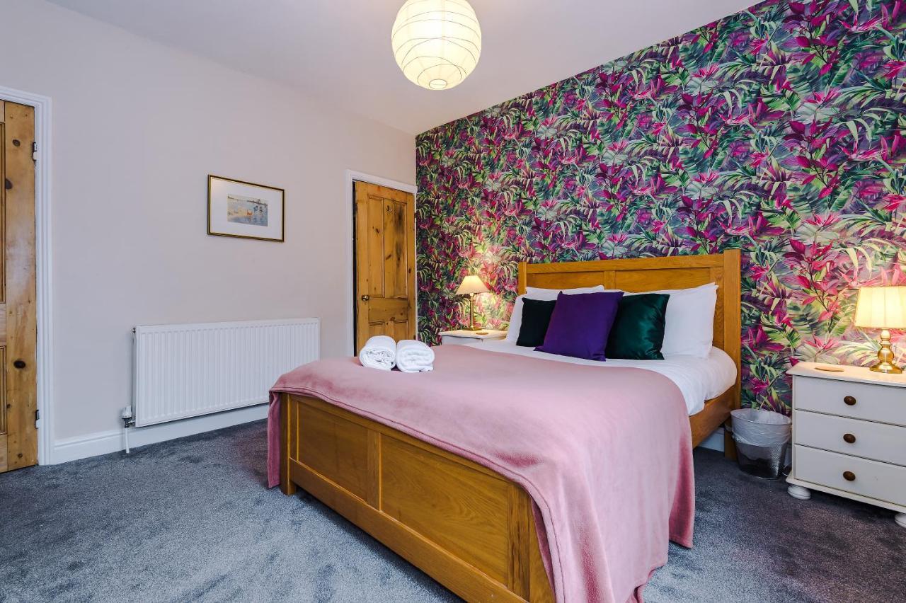 Cosy House With Garden & Parking, Sheffield Exterior photo